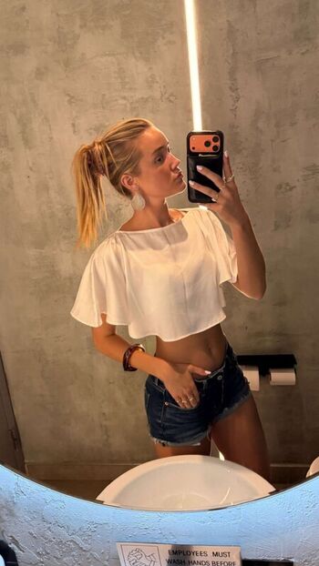 Full leaked Olivia ponton private onlyfans photo