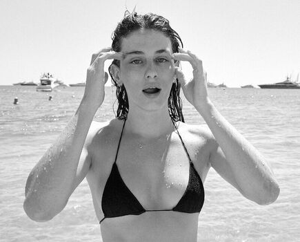Full leaked Olivia rouyer private onlyfans photo