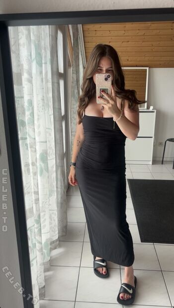 Full leaked Onlybellarella private onlyfans photo
