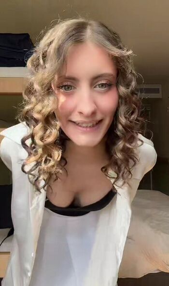 Ophénya