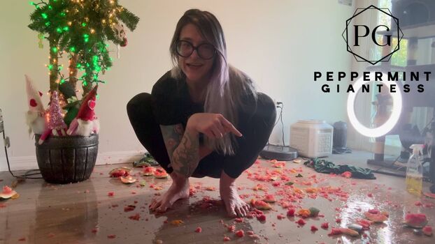 Full leaked Peppermintgiantess private onlyfans photo