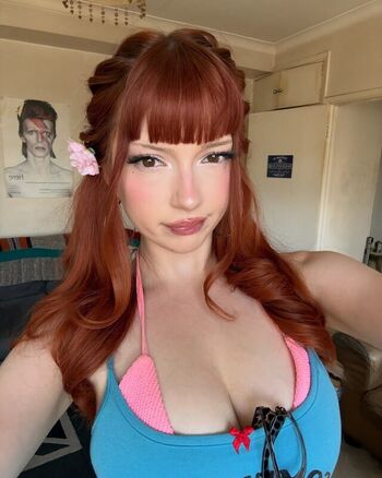 Full leaked Pizzaalice private onlyfans photo