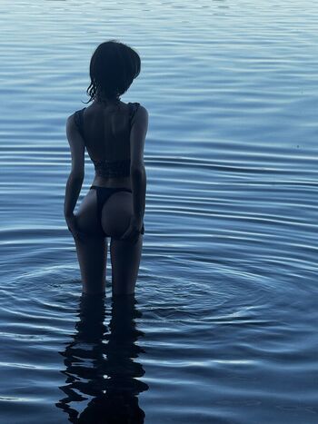 Full leaked Pohuii private onlyfans photo