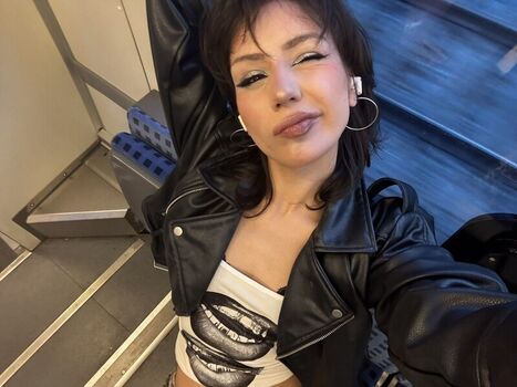 Full leaked Pohuii private onlyfans photo