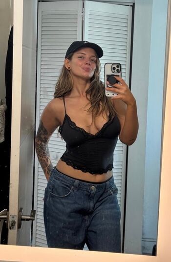 Full leaked Poppy private onlyfans photo