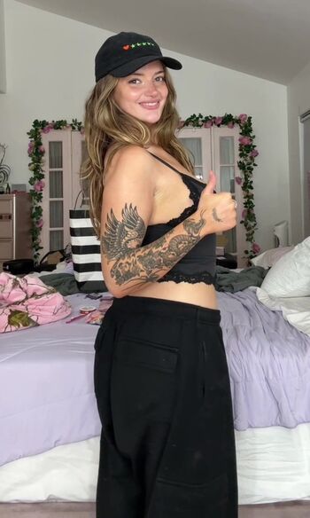 Full leaked Poppy private onlyfans photo