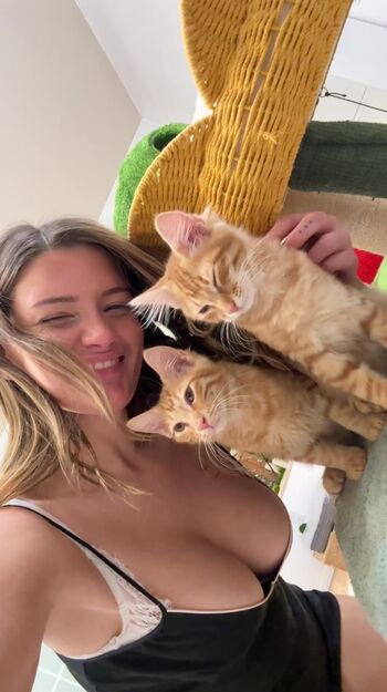 Full leaked Poppy private onlyfans photo