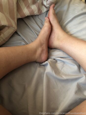 princessofhandsandfeet