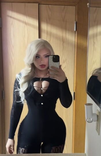Full leaked Prisluvsyou private onlyfans photo
