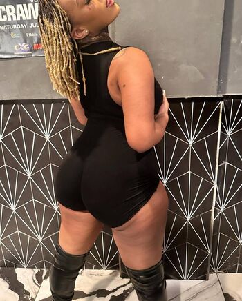Full leaked Queen sznn private onlyfans photo