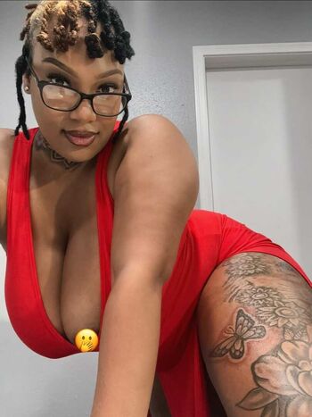 Full leaked Queen sznn private onlyfans photo