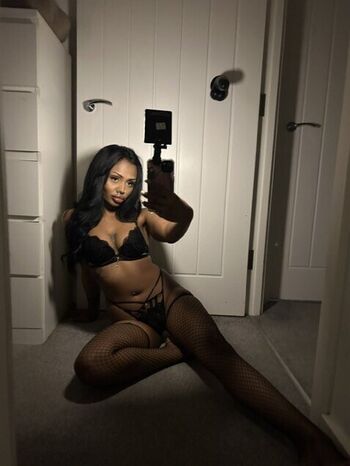 Full leaked Realdesirani private onlyfans photo