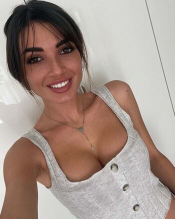 Rebecca Staffelli