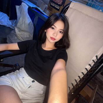 Rhioenna Lim