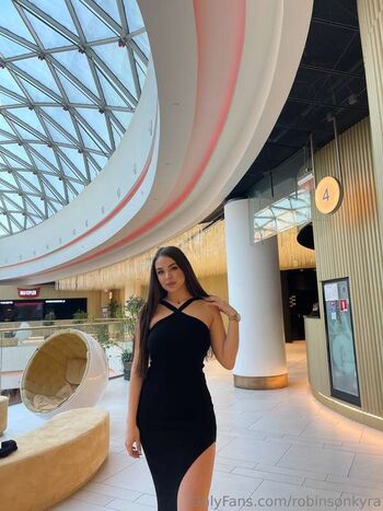 Full leaked Robinsonkyraa private onlyfans photo