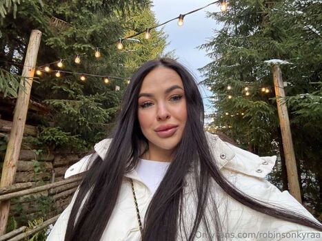 Full leaked Robinsonkyraa private onlyfans photo
