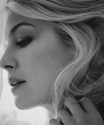 Rosamund Pike