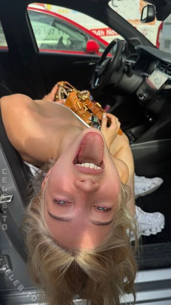 Full leaked Rosegnlz private onlyfans photo