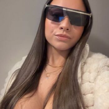 Full leaked Sabrinahmariah private onlyfans photo