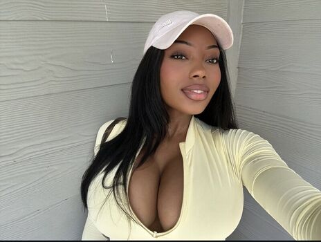 Samantha Marie