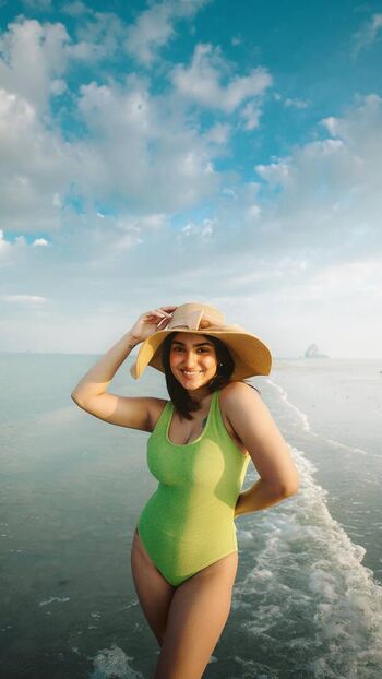 Full leaked Saniya iyappan private onlyfans photo
