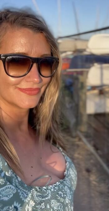 Full leaked Sarah champion private onlyfans photo