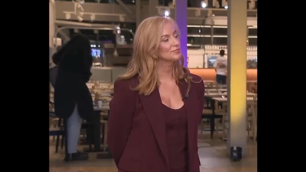 Sarah-Jane Mee