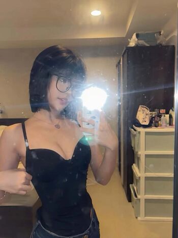 Full leaked Sasipuayyyx private onlyfans photo
