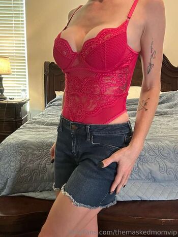 Scarlett Stone
