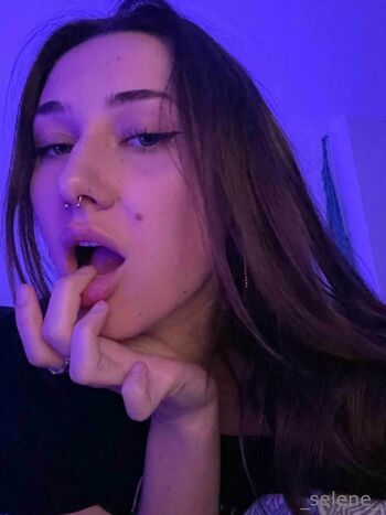 Selene_smalltitts