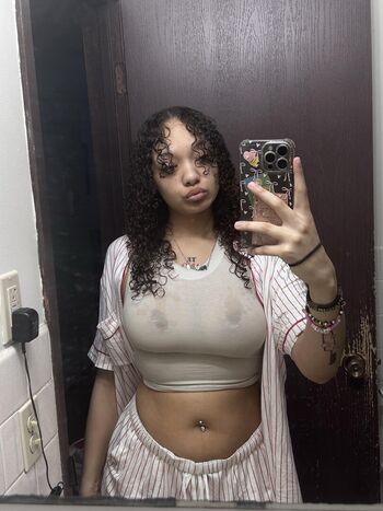 Full leaked Skylarrenaye private onlyfans photo