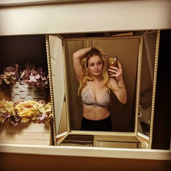 Slim Busty Milfs