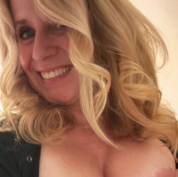 Full leaked Smilingblonde private onlyfans photo