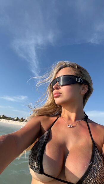 Full leaked Sofiandraade private onlyfans photo