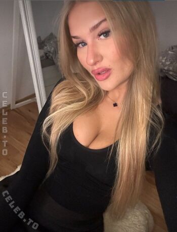 Full leaked Sophiaa private onlyfans photo