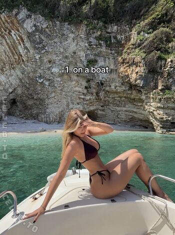 Full leaked Sophie schnur private onlyfans photo