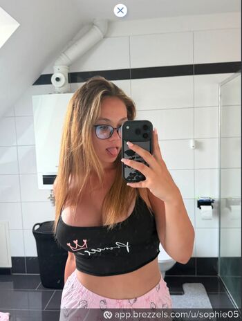 Full leaked Sophie private onlyfans photo