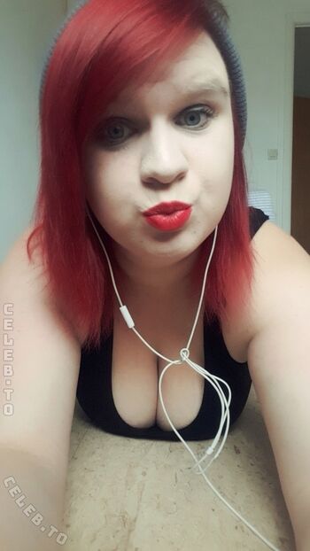 Full leaked Sophieschmande private onlyfans photo