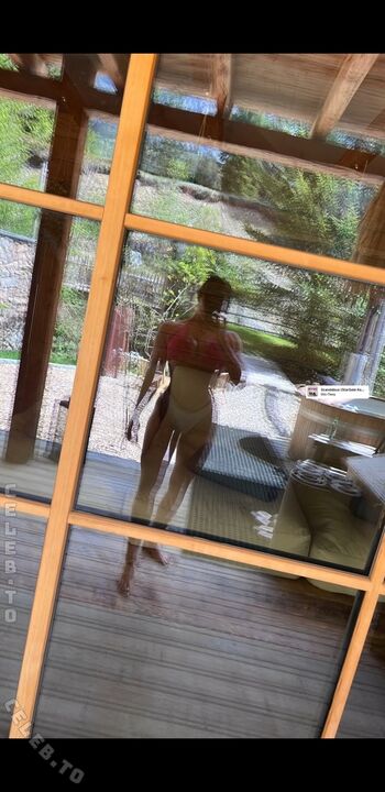 Full leaked Squatilia private onlyfans photo