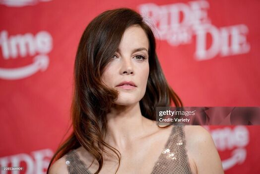 Sylvia Hoeks