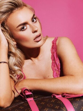 Tallia Storm