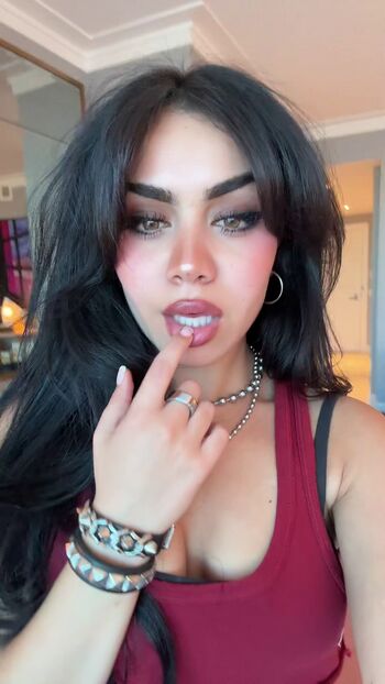 Tara Yummy