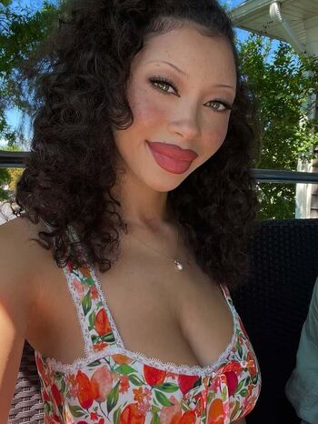 Full leaked Tarahmisu private onlyfans photo