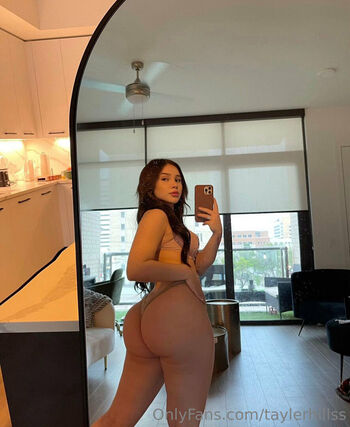 Full leaked Tayler hills private onlyfans photo