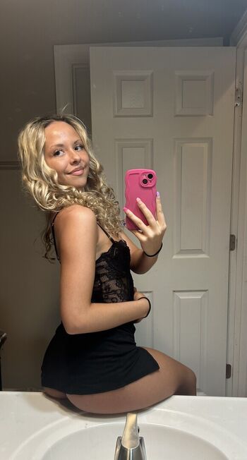 Full leaked Teensy mia private onlyfans photo