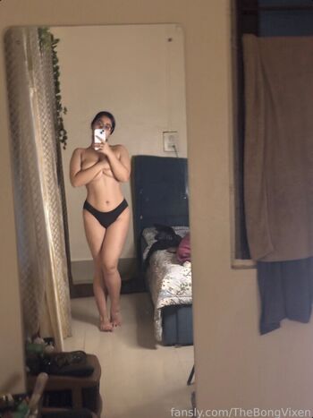 Full leaked The bong vixen private onlyfans photo