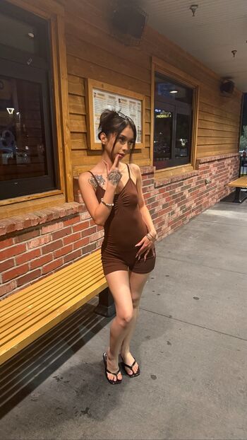 Full leaked Theyenvyyalexis private onlyfans photo