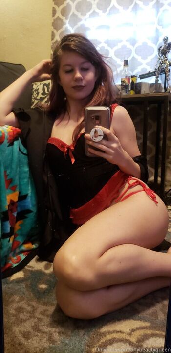 Full leaked Tinybeautyqueen private onlyfans photo