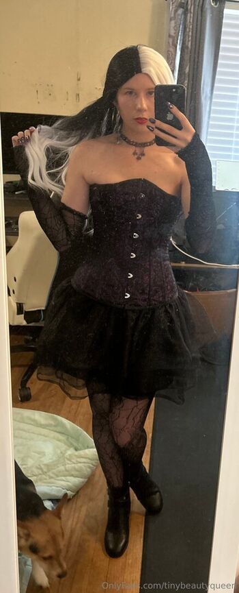 Full leaked Tinybeautyqueen private onlyfans photo