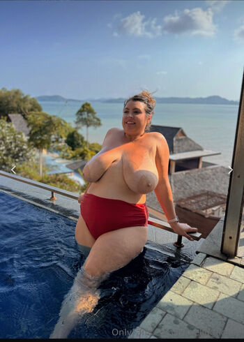Full leaked Traveling hoppy page private onlyfans photo